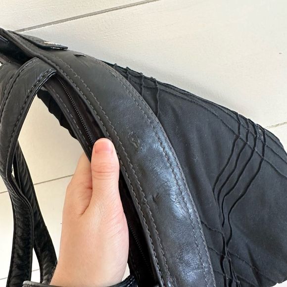 Thirty One Black Mini Baguette Mini Bag - Picture 5 of 8